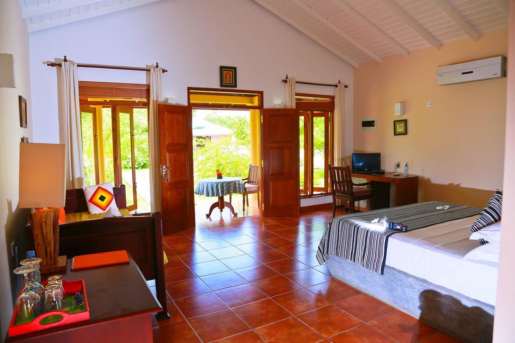 Shangri-Lanka Village Тисамахарама Екстериор снимка